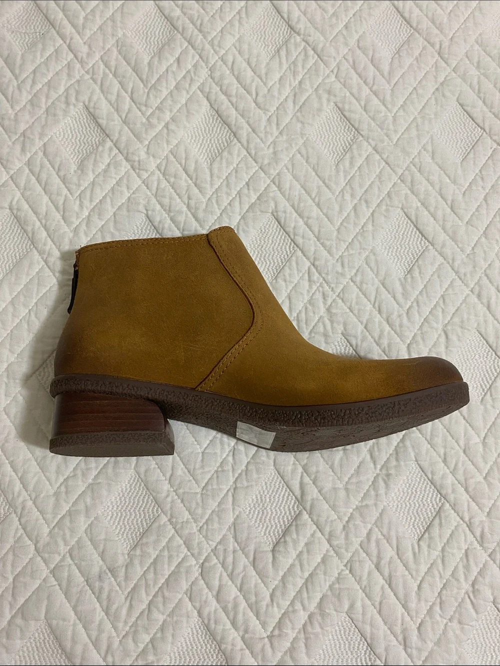 NWOB DANSKO Becki Bootie WATERPROOF Boots Women's Size 36